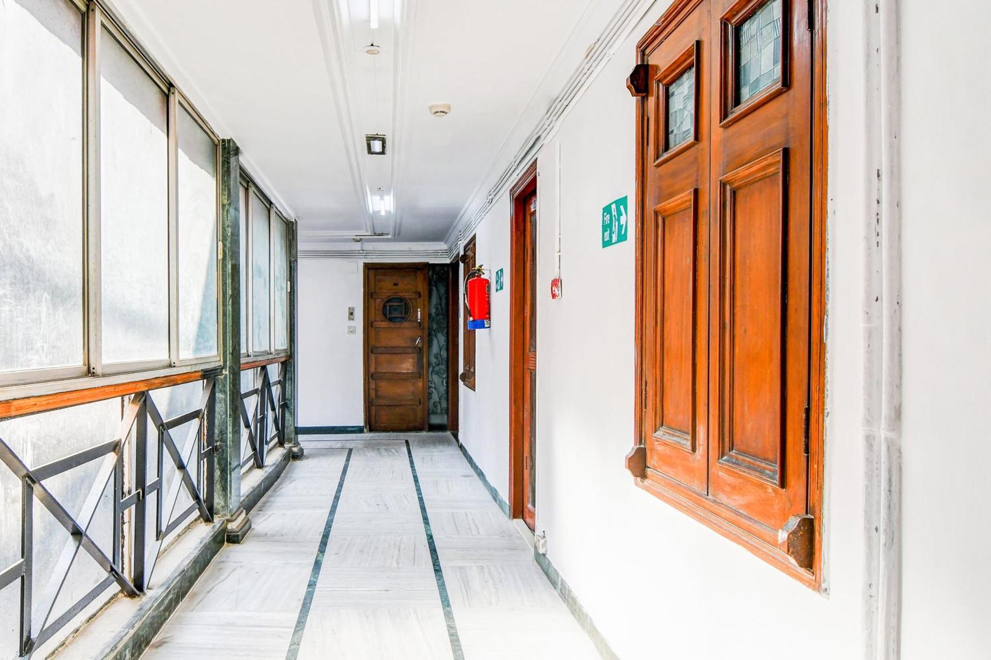 Super Hotel O Lenin Sarani Kolkata Eksteriør bilde