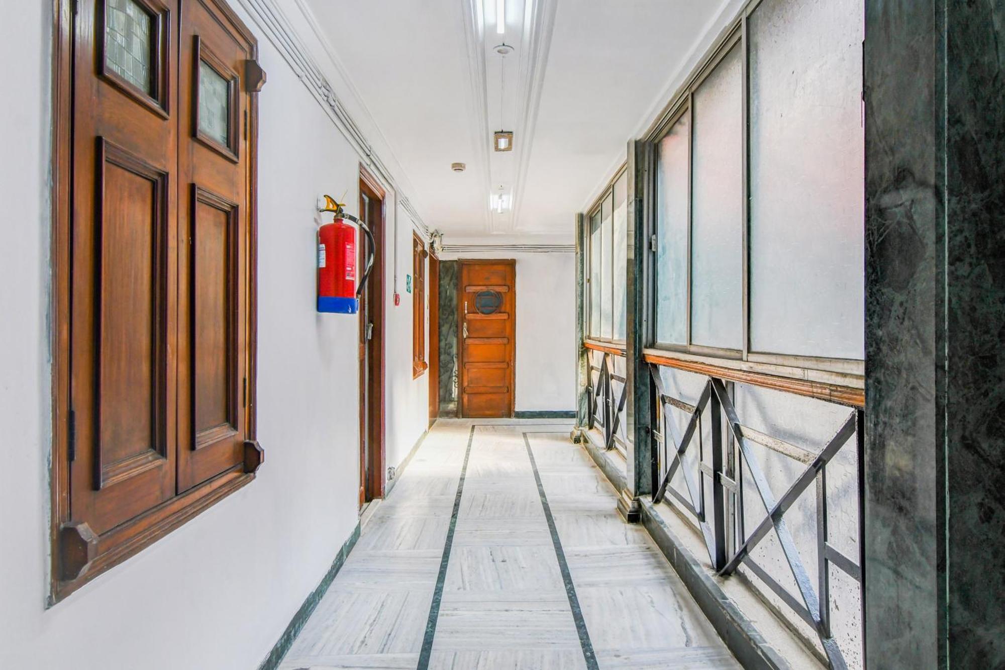 Super Hotel O Lenin Sarani Kolkata Eksteriør bilde